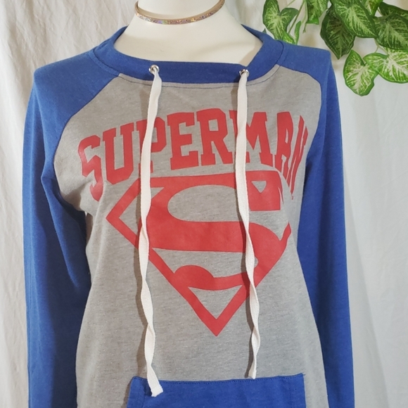 Superman sweater medium size - Picture 2 of 5